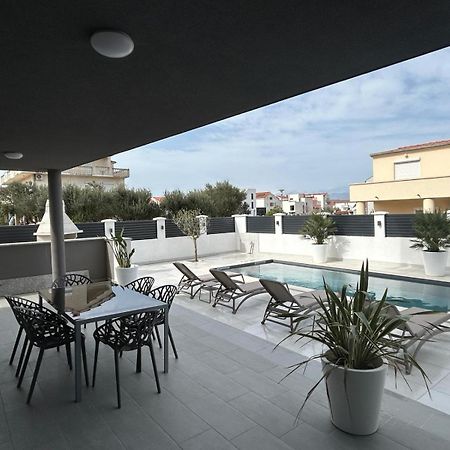 Apartments Cesare Нин Экстерьер фото