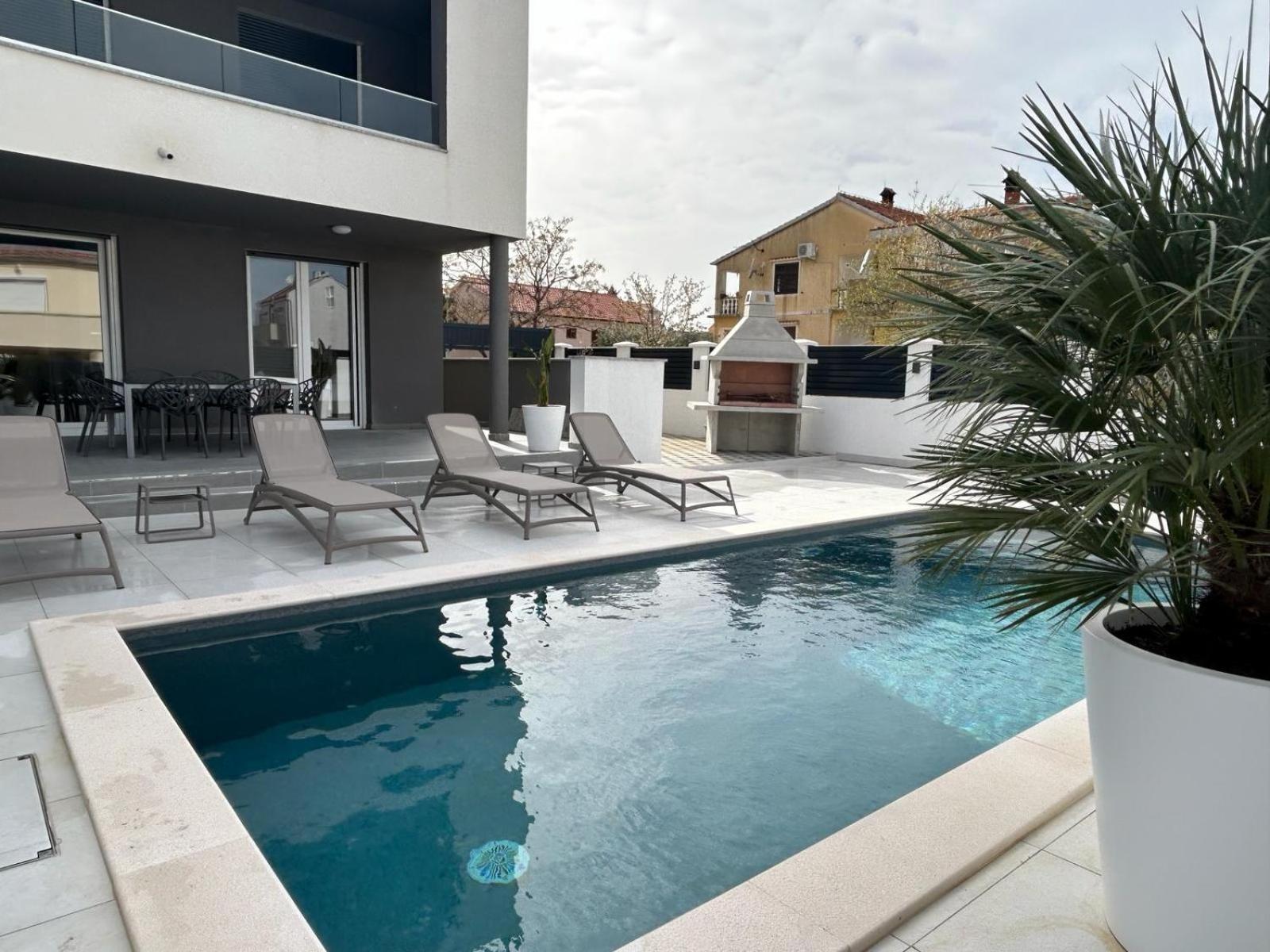 Apartments Cesare Нин Экстерьер фото